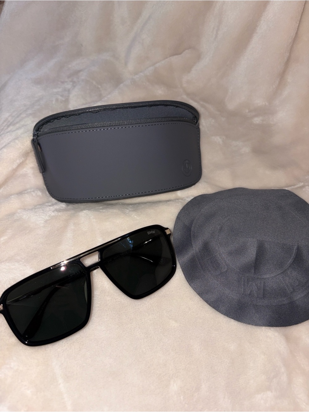 BMW BW0059-H sunglasses with case and cloth